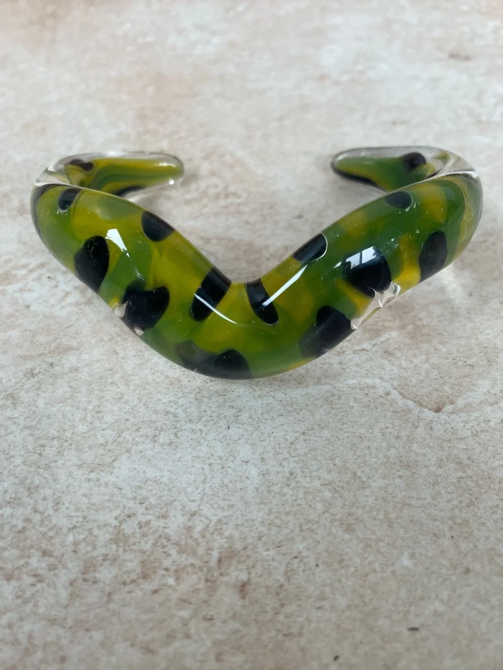 Vintage Retro green black snake design glass v shaped open bangle bracelet